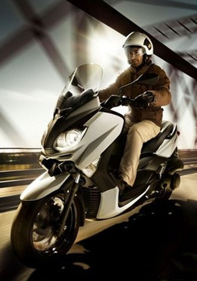 vestimoto-yamaha-xmax